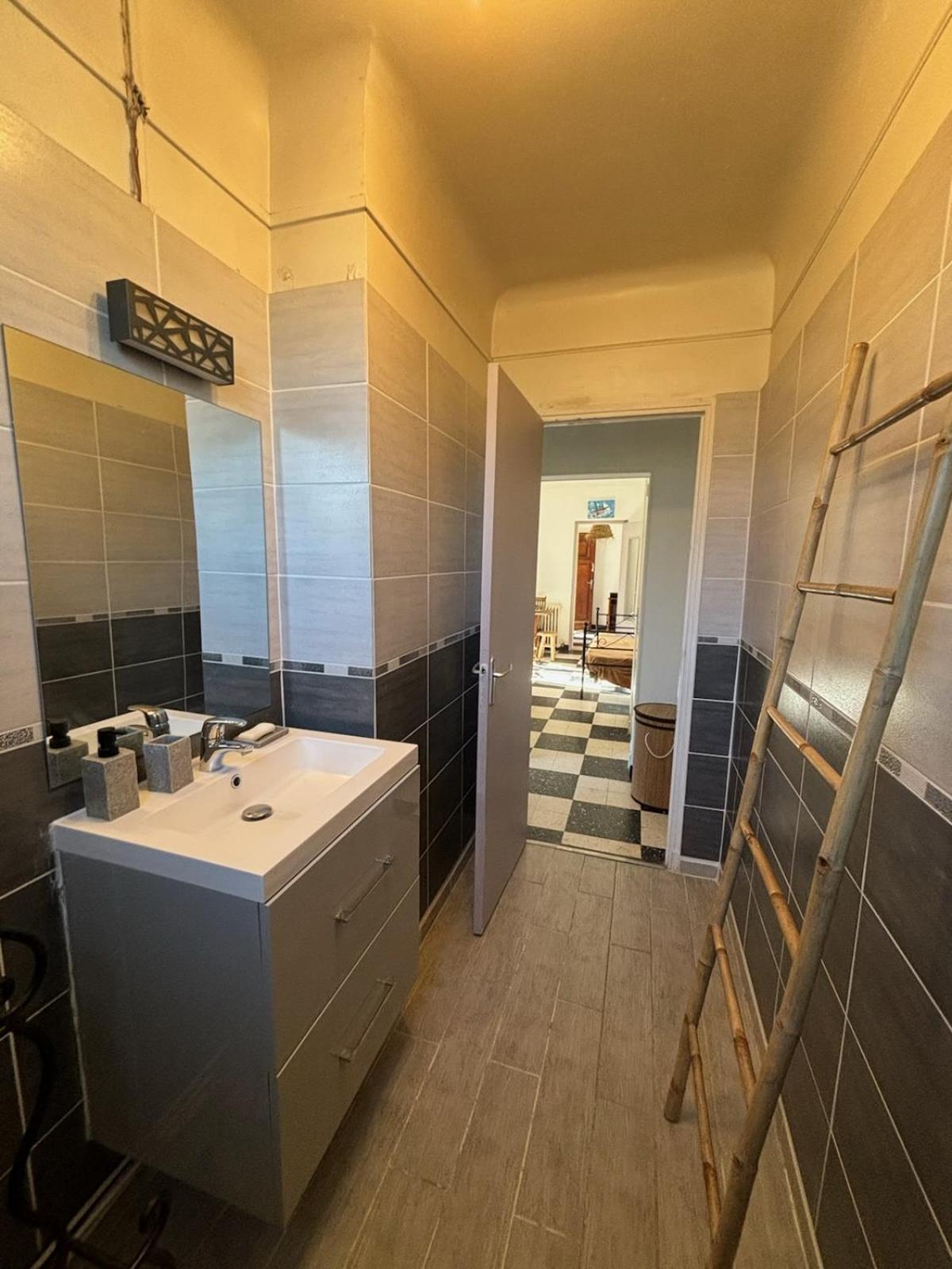 Appartement Chateauneuf Les Martigues Exteriör bild